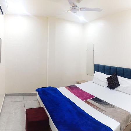 Hotel Raghavan In Front Of Railway Station Platform No 8 Ujjain Eksteriør billede